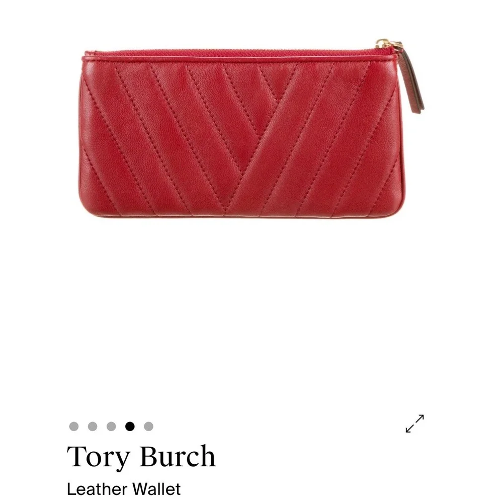 Tory Burch Kira Chevron Zip Slim Wallet Womens Red EUC Quilted Leather